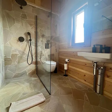 Tradicna Cicmanska Drevenica Дом отдыха Чичмани