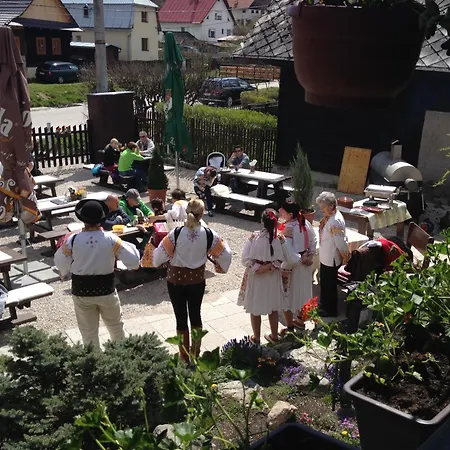 Tradicna Cicmanska Drevenica Дом отдыха Чичмани